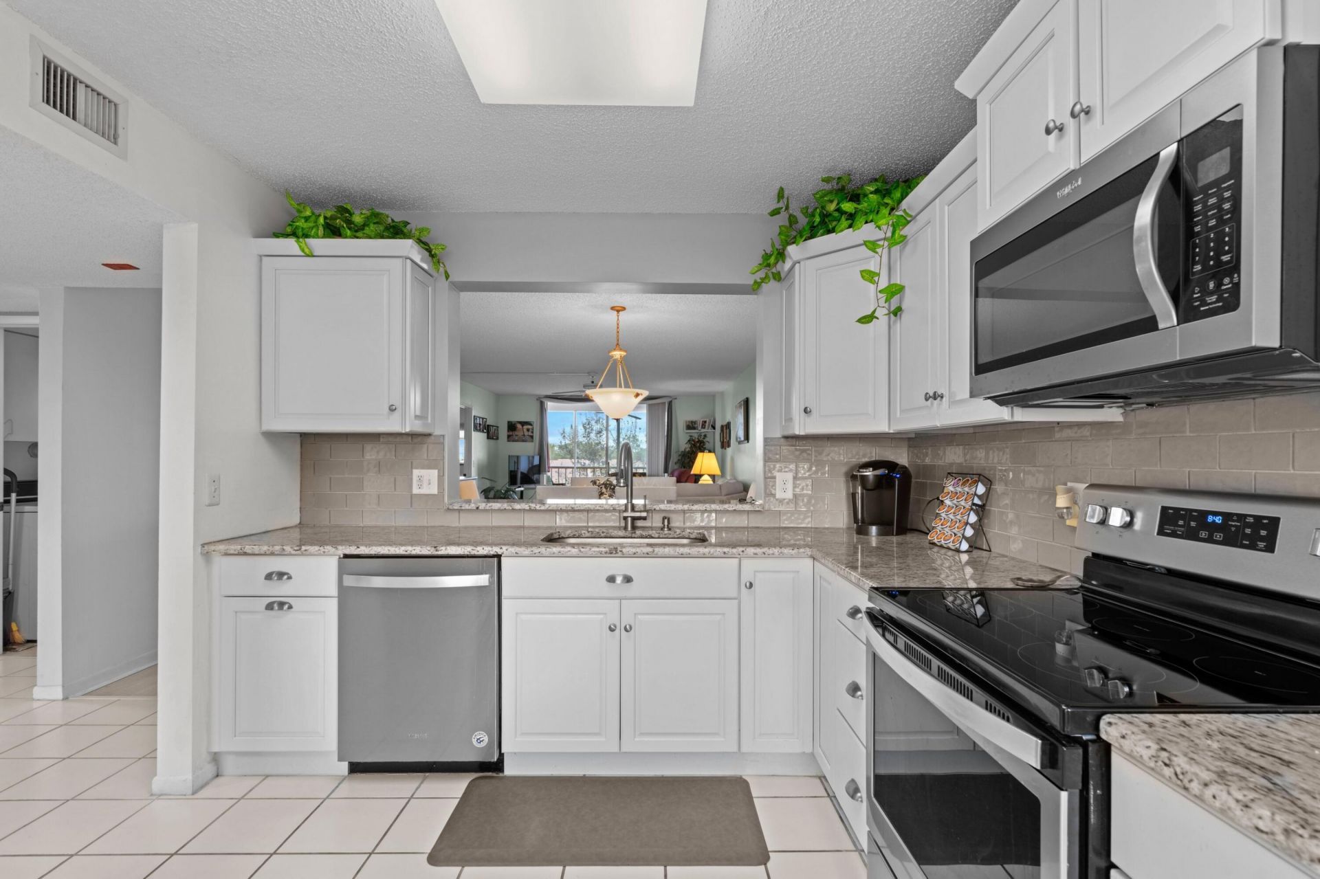4735 Lucerne Lakes Boulevard, Unit 402, Lake Worth, FL 33467 Photo