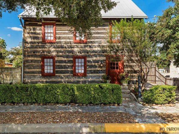 104 Austin ST, Unit B, Fredericksburg, TX 78624