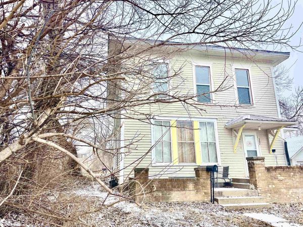 307 E Briggs Avenue, Fairfield, IA 52556