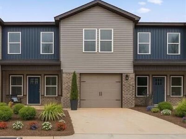 312 Beau Claire Circle, Byron, GA 31008