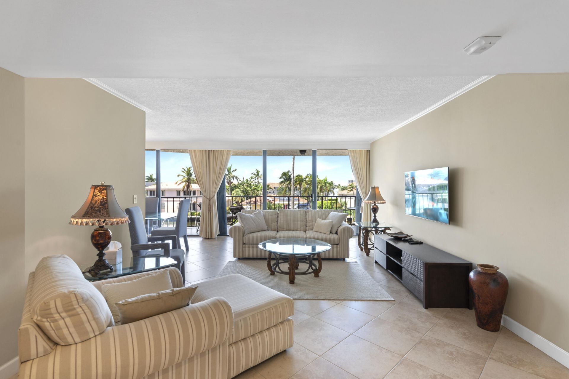 899 Jeffery Street, Unit 310, Boca Raton, FL 33487 Photo