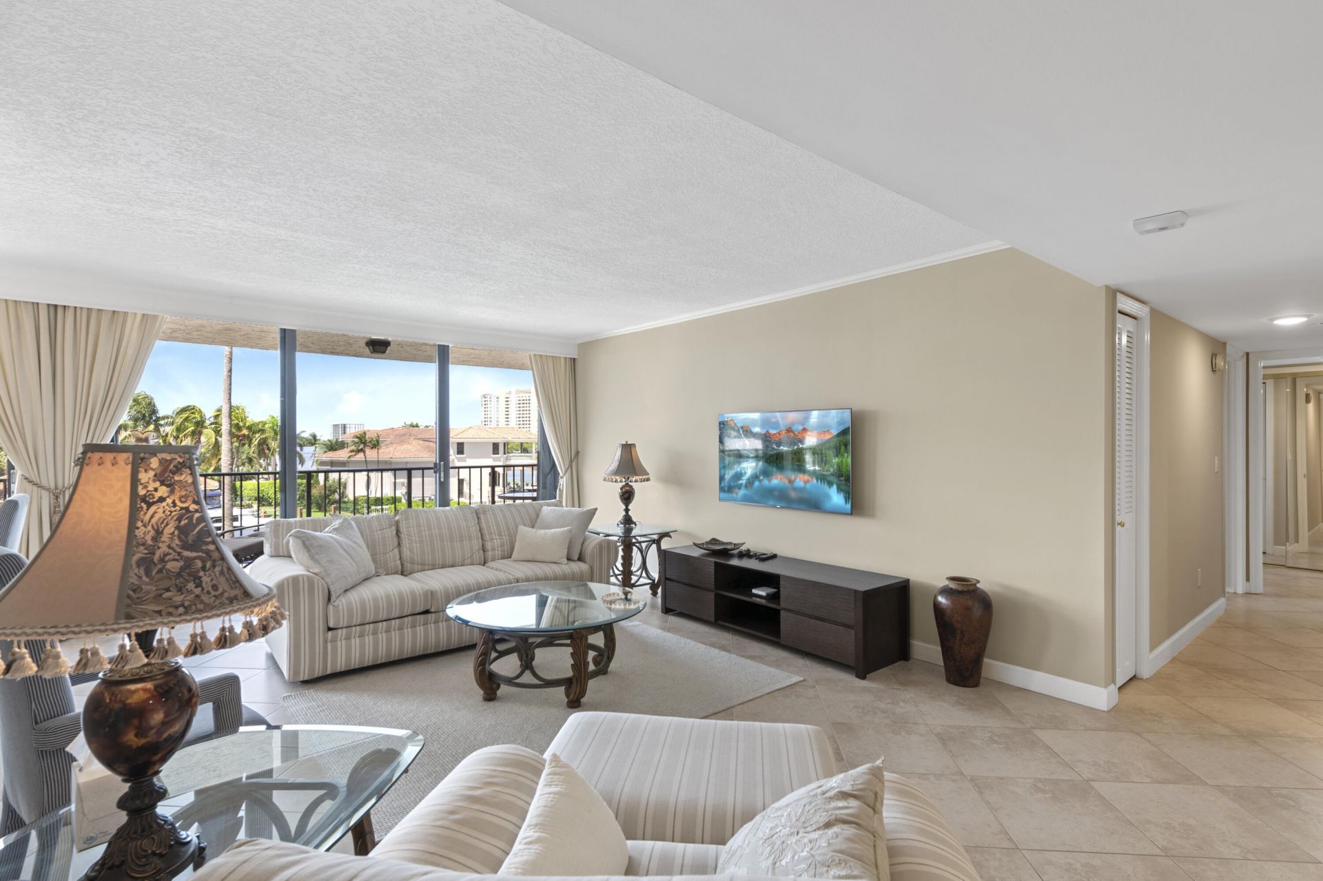 899 Jeffery Street, Unit 310, Boca Raton, FL 33487 Photo