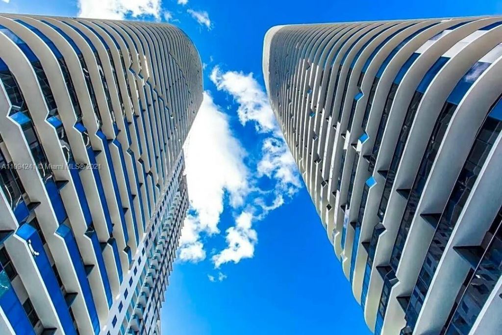 55 SW 9th Street, Unit 3209, Miami, FL 33130 Photo