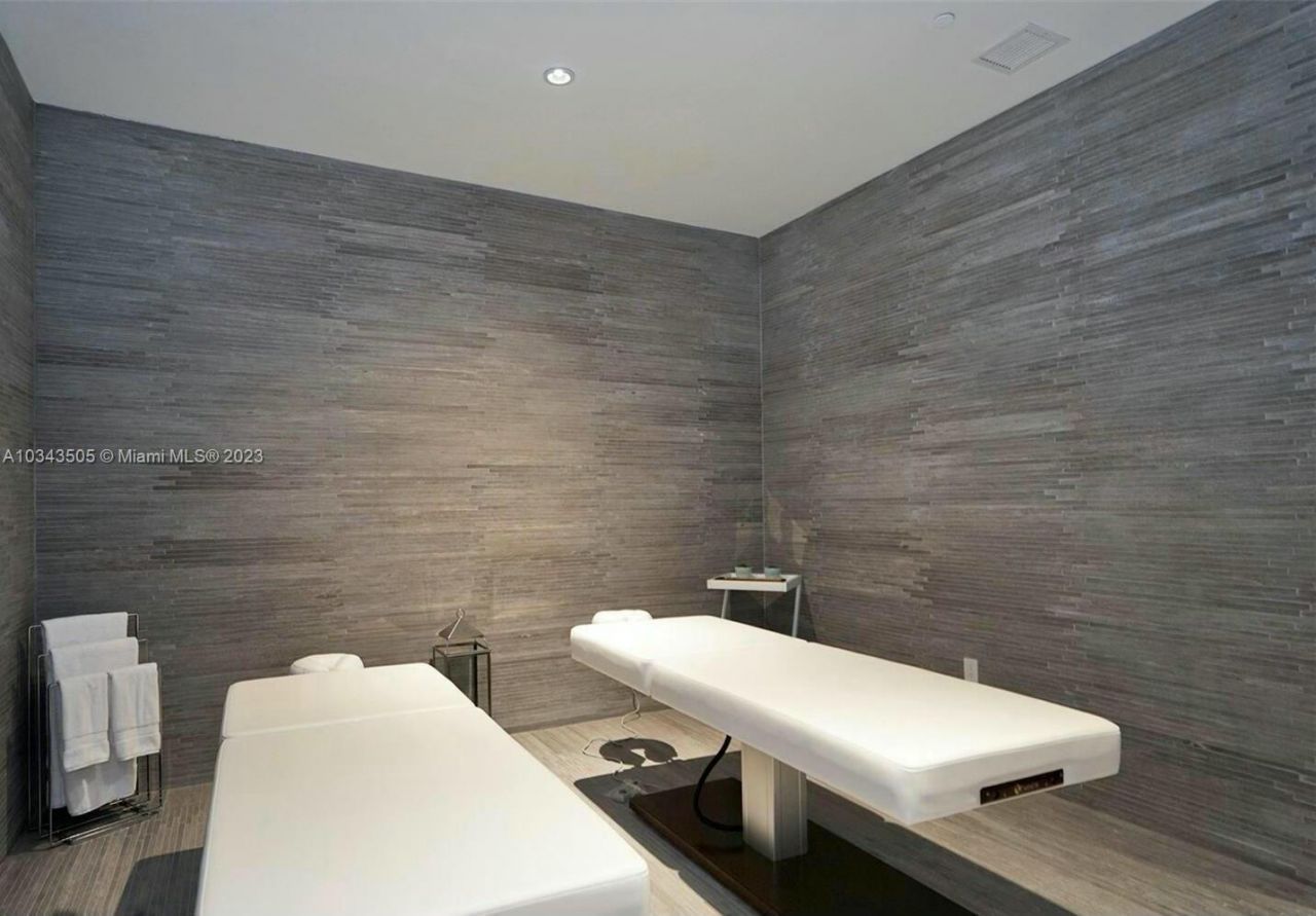 55 SW 9th Street, Unit 3209, Miami, FL 33130 Photo