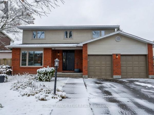 28 Holitman Drive, Ottawa, ON K2J2A9