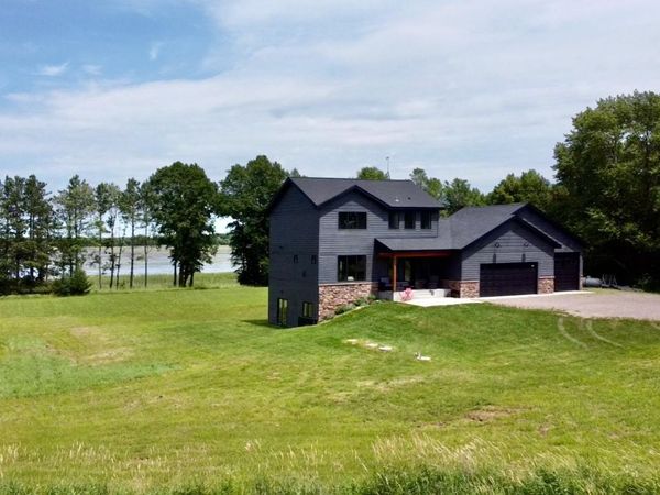 16580 Pleasant Valley Road, Shafer, MN 55074