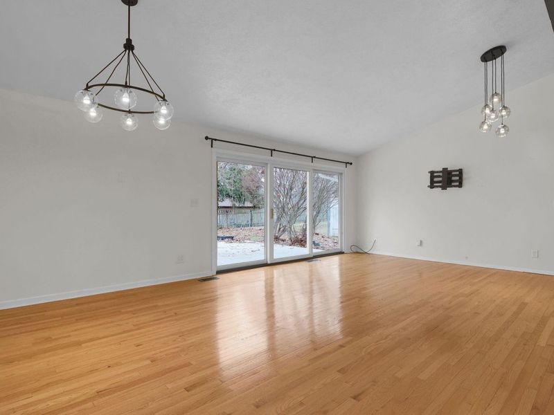 343 Flint Ridge Drive, Columbus, OH 43230 Photo 12