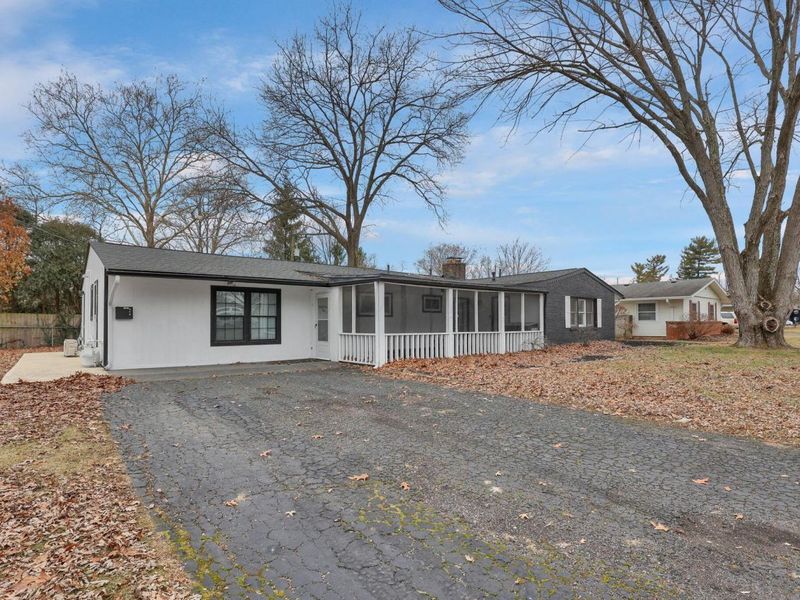 343 Flint Ridge Drive, Columbus, OH 43230 Photo 2