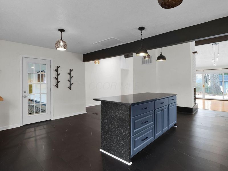 343 Flint Ridge Drive, Columbus, OH 43230 Photo 7