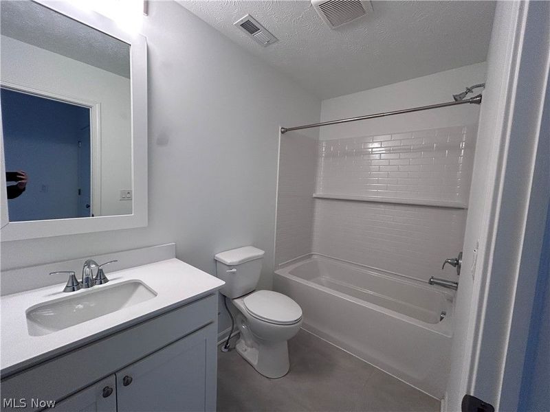 5076 Shepherds Glen, Willoughby, OH 44094 Photo 16