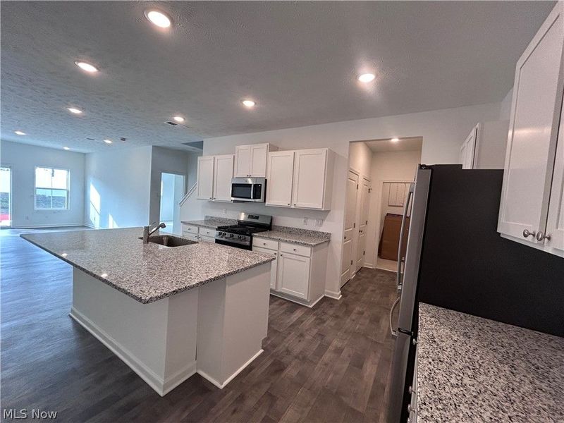 5076 Shepherds Glen, Willoughby, OH 44094 Photo 3