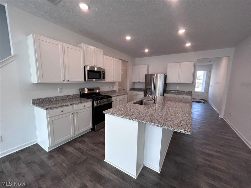 5076 Shepherds Glen, Willoughby, OH 44094 Photo 5