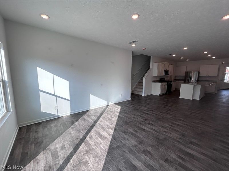 5076 Shepherds Glen, Willoughby, OH 44094 Photo 7