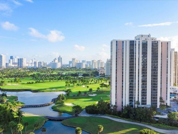 20379 W Country Club Dr , Unit 1433, Aventura, FL 33180