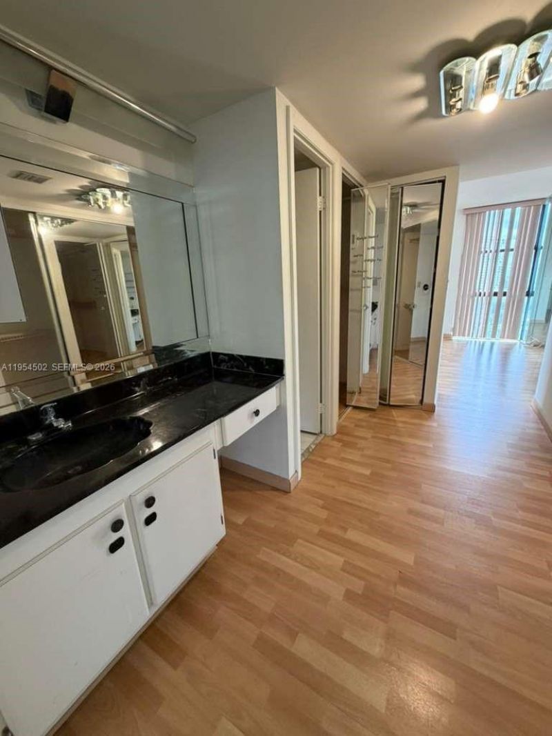 20379 W Country Club Dr , Unit 1433, Aventura, FL 33180 Photo