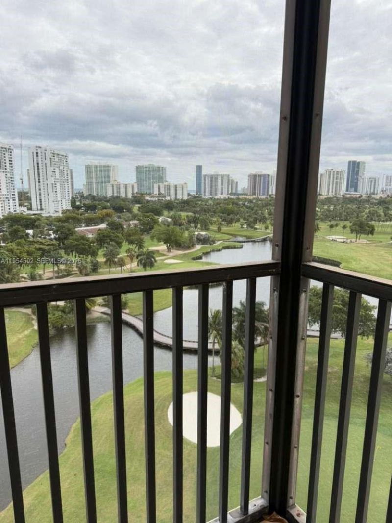 20379 W Country Club Dr , Unit 1433, Aventura, FL 33180 Photo