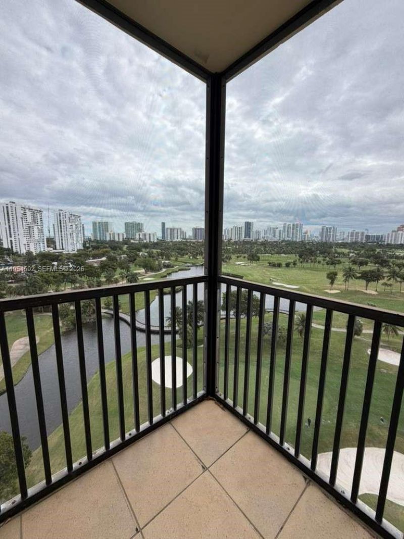 20379 W Country Club Dr , Unit 1433, Aventura, FL 33180 Photo