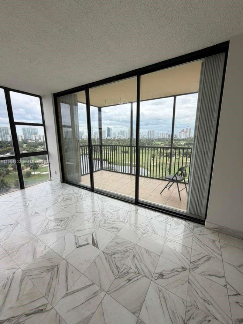 20379 W Country Club Dr , Unit 1433, Aventura, FL 33180 Photo