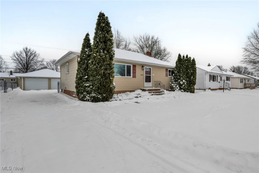 30051 Forestgrove Road, Willowick, OH 44095 Main Photo