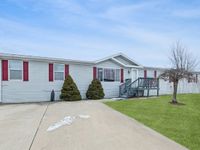 194 Sparrow Drive, Lynwood, IL 60411 primary photo