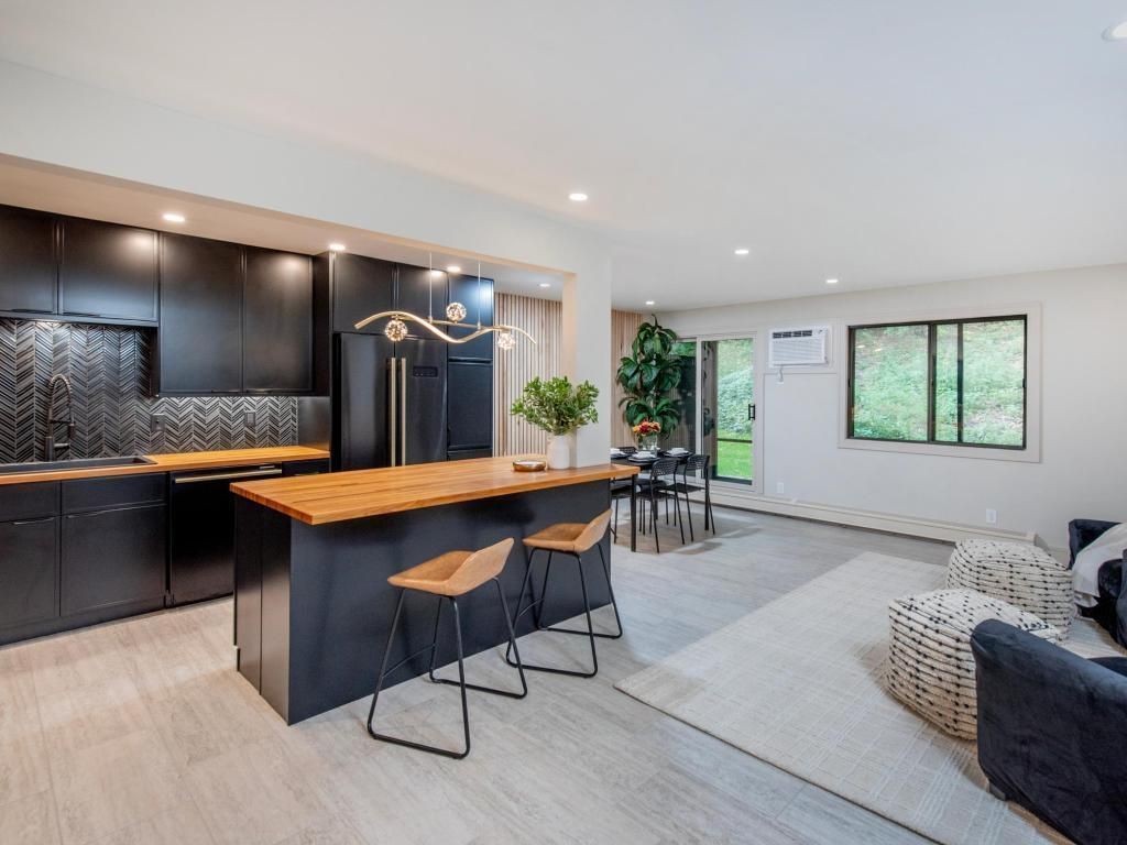 7401 W 101st Street, Unit 111, Bloomington, MN 55438 Main Photo