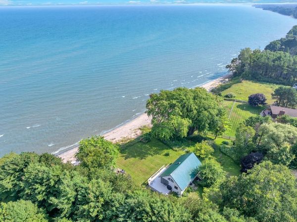 12435 Lakeshore ROAD, Cleveland, WI 53015