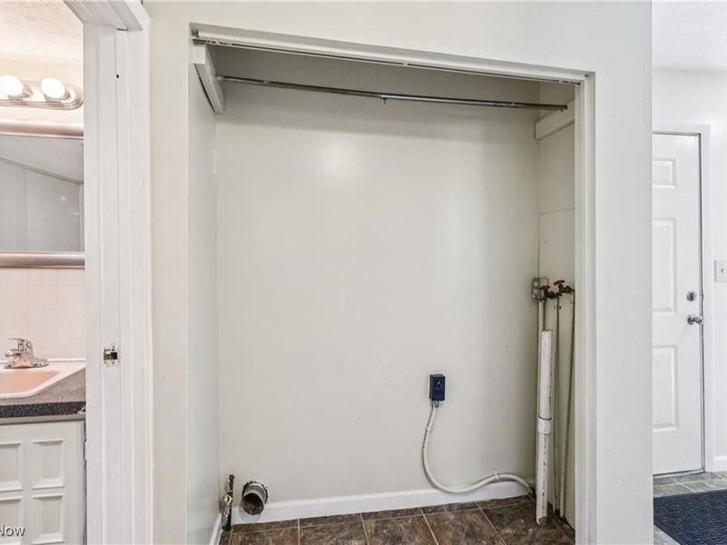 1254 Welsh Avenue, Akron, OH 44314 Photo 9