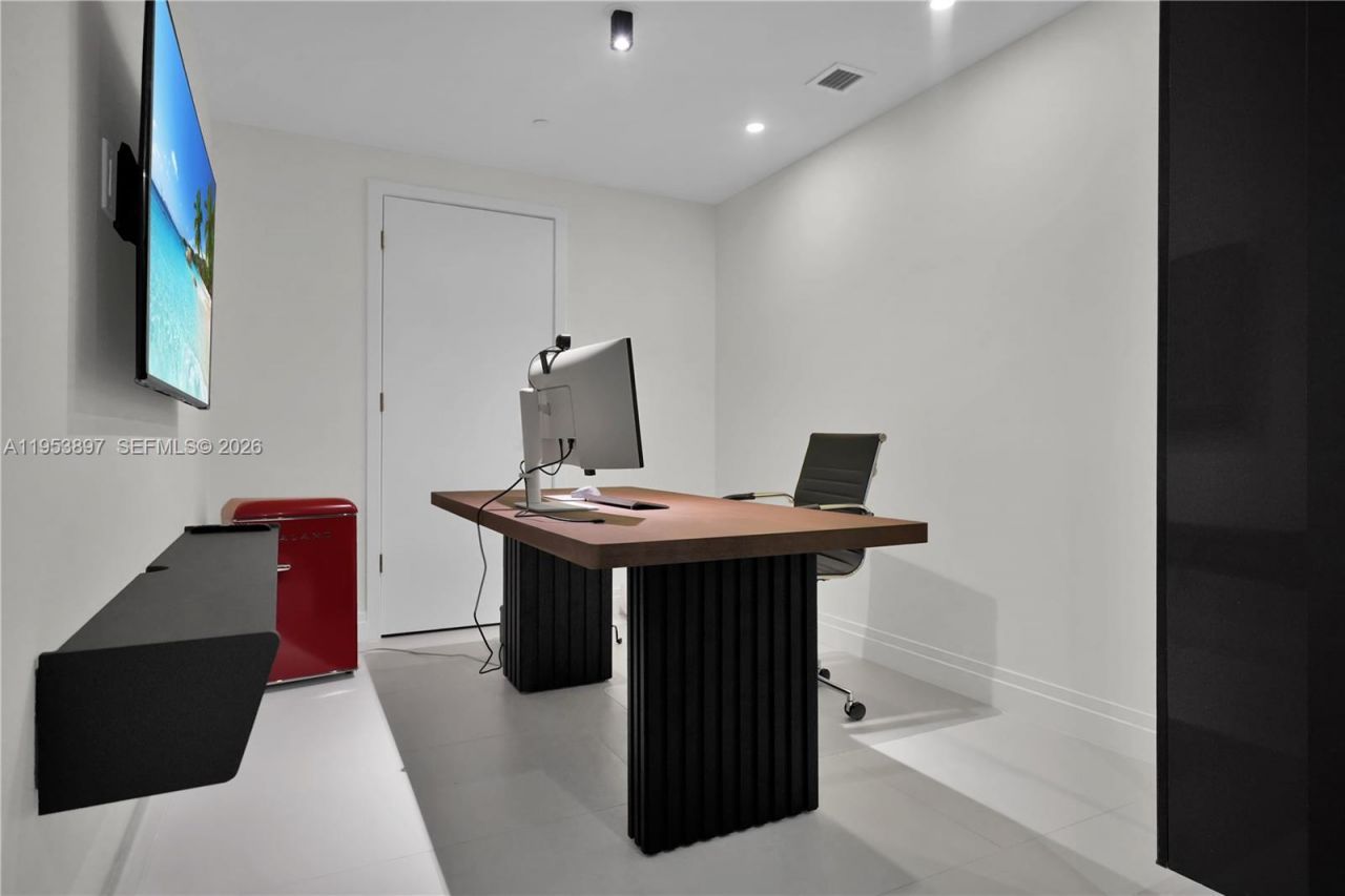 1080 Brickell Ave , Unit 1802, Miami, FL 33131 Photo