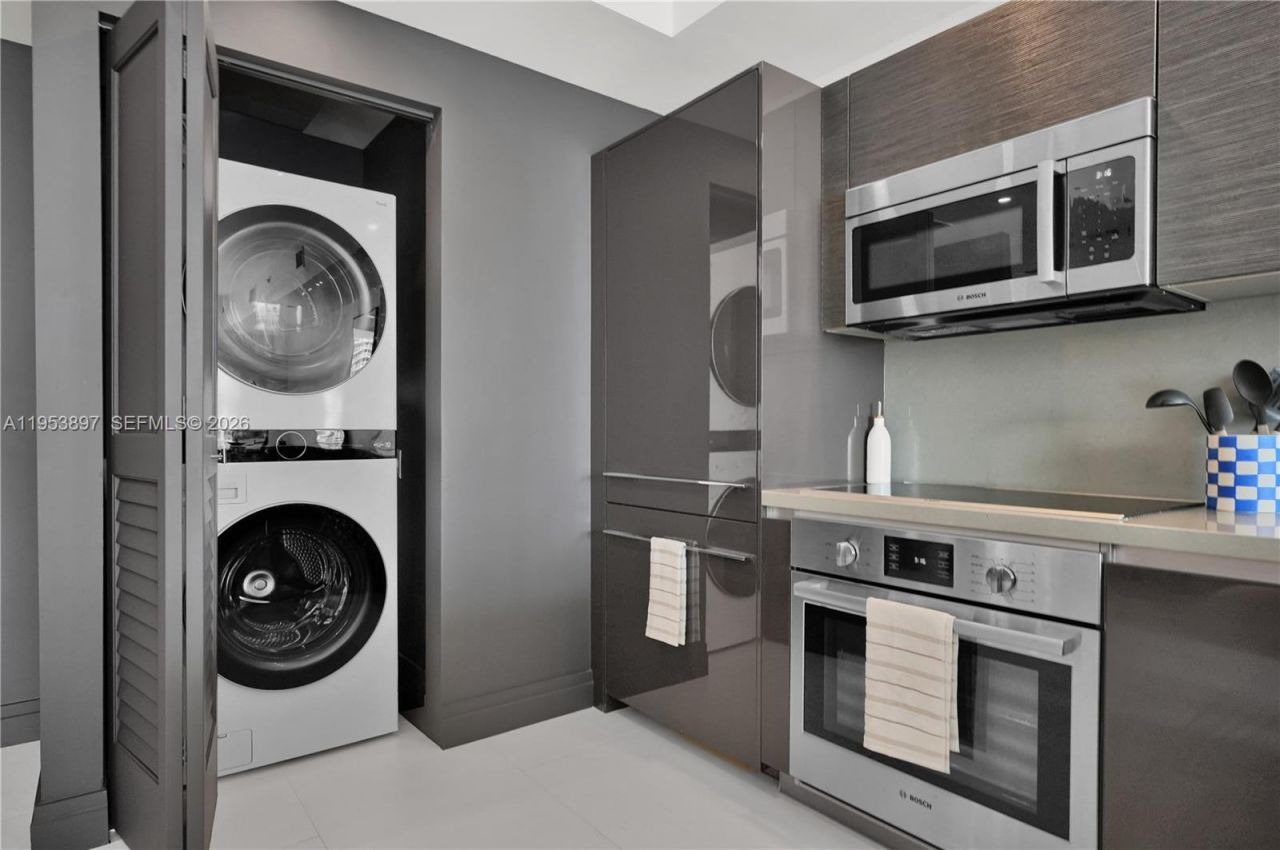 1080 Brickell Ave , Unit 1802, Miami, FL 33131 Photo