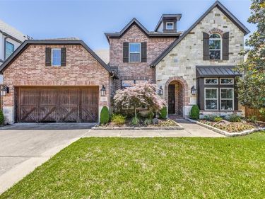 4008 N Cresthaven Road, Dallas, TX 75209