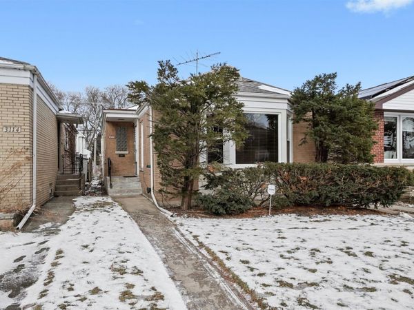 3110 W JARVIS Avenue, Chicago, IL 60645