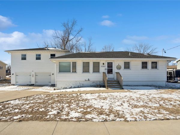 2262 C Street SW, Cedar Rapids, IA 52404