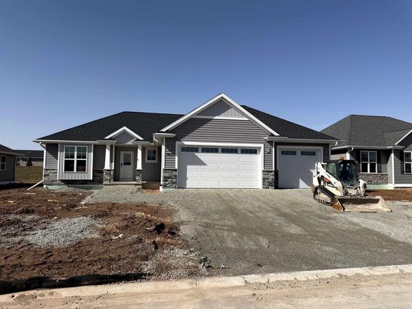 1433 DIVINITY DRIVE, De Pere, WI 54115