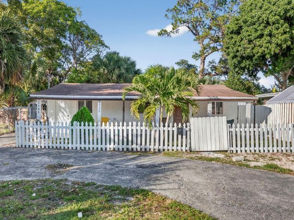 1705 Davie Blvd, Fort Lauderdale, FL 33312