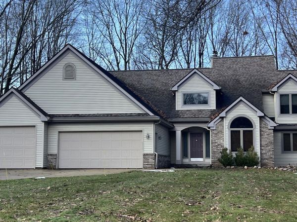 6147 Autumn Ridge, Richland, MI 49083