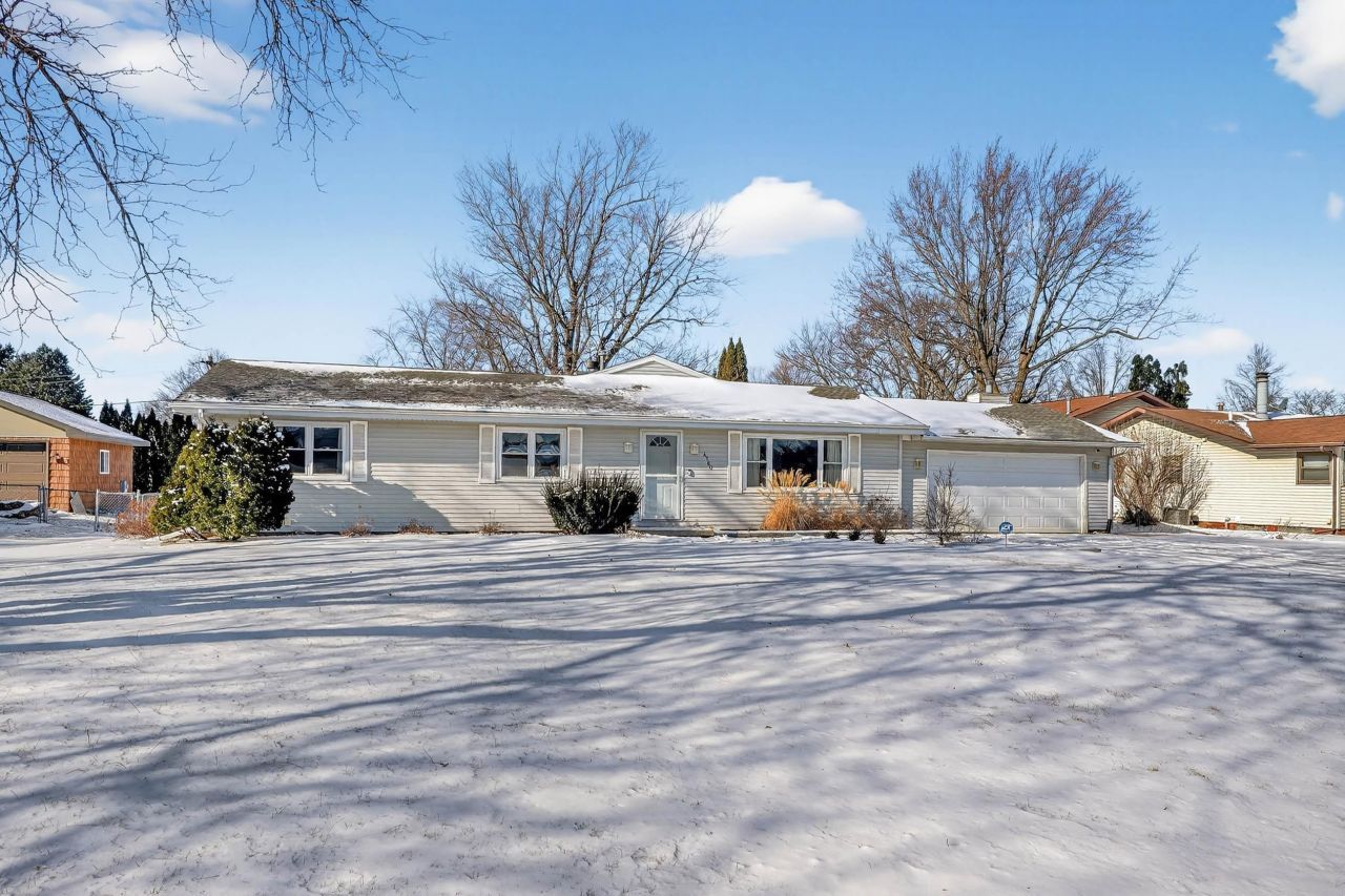 4760 Winghaven Drive, Waterloo, IA 50701 Main Photo