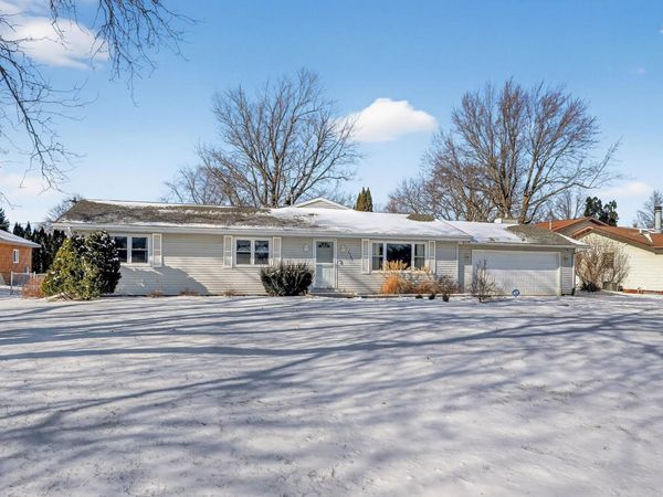 4760 Winghaven Drive, Waterloo, IA 50701