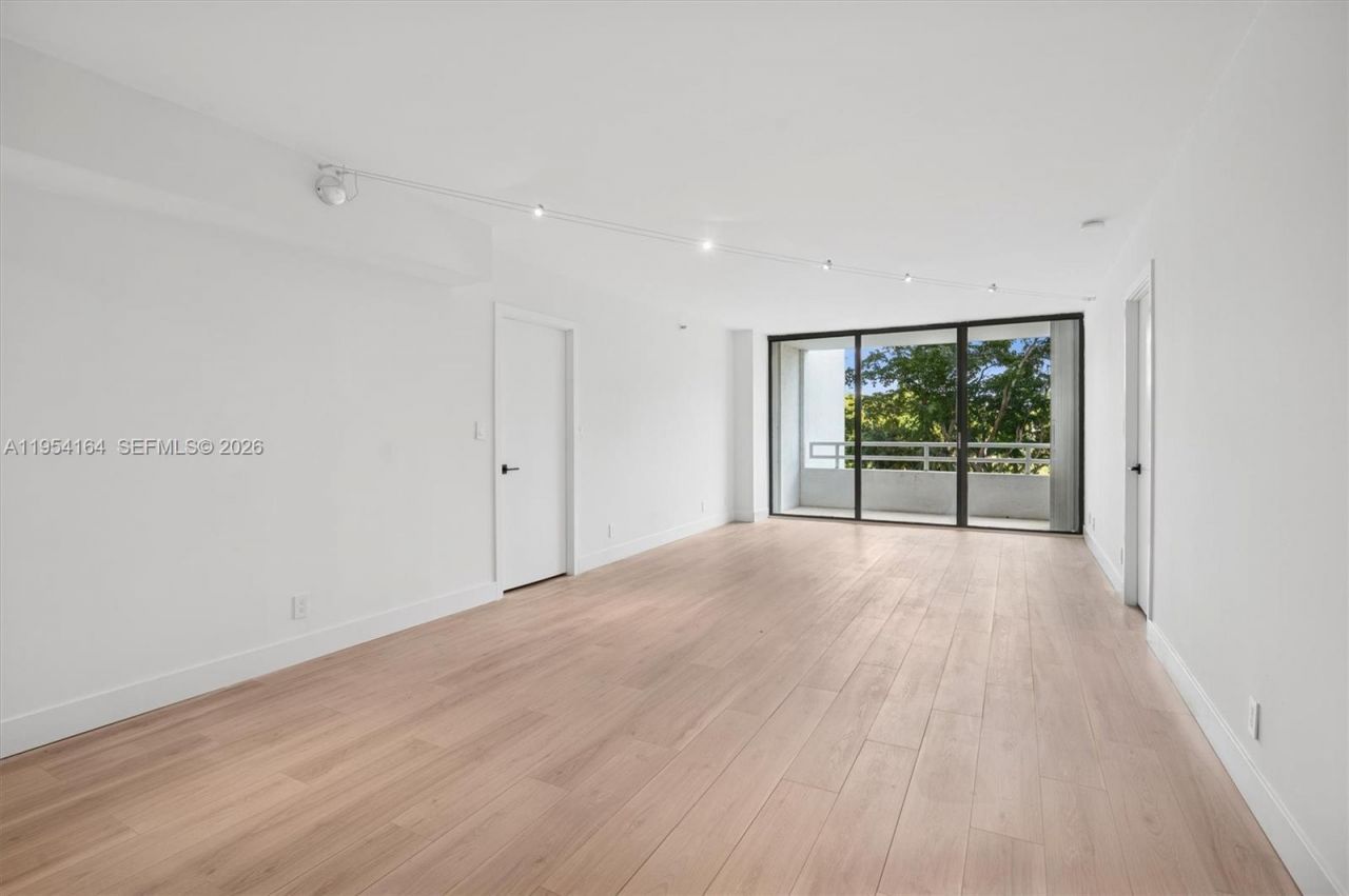 20225 NE 34th Ct, Unit 312, Aventura, FL 33180 Photo