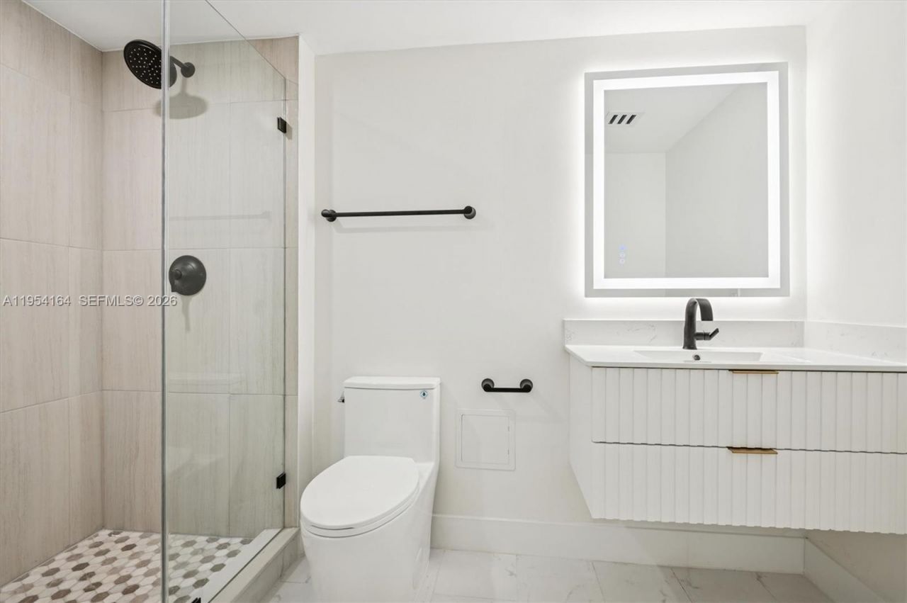 20225 NE 34th Ct, Unit 312, Aventura, FL 33180 Photo