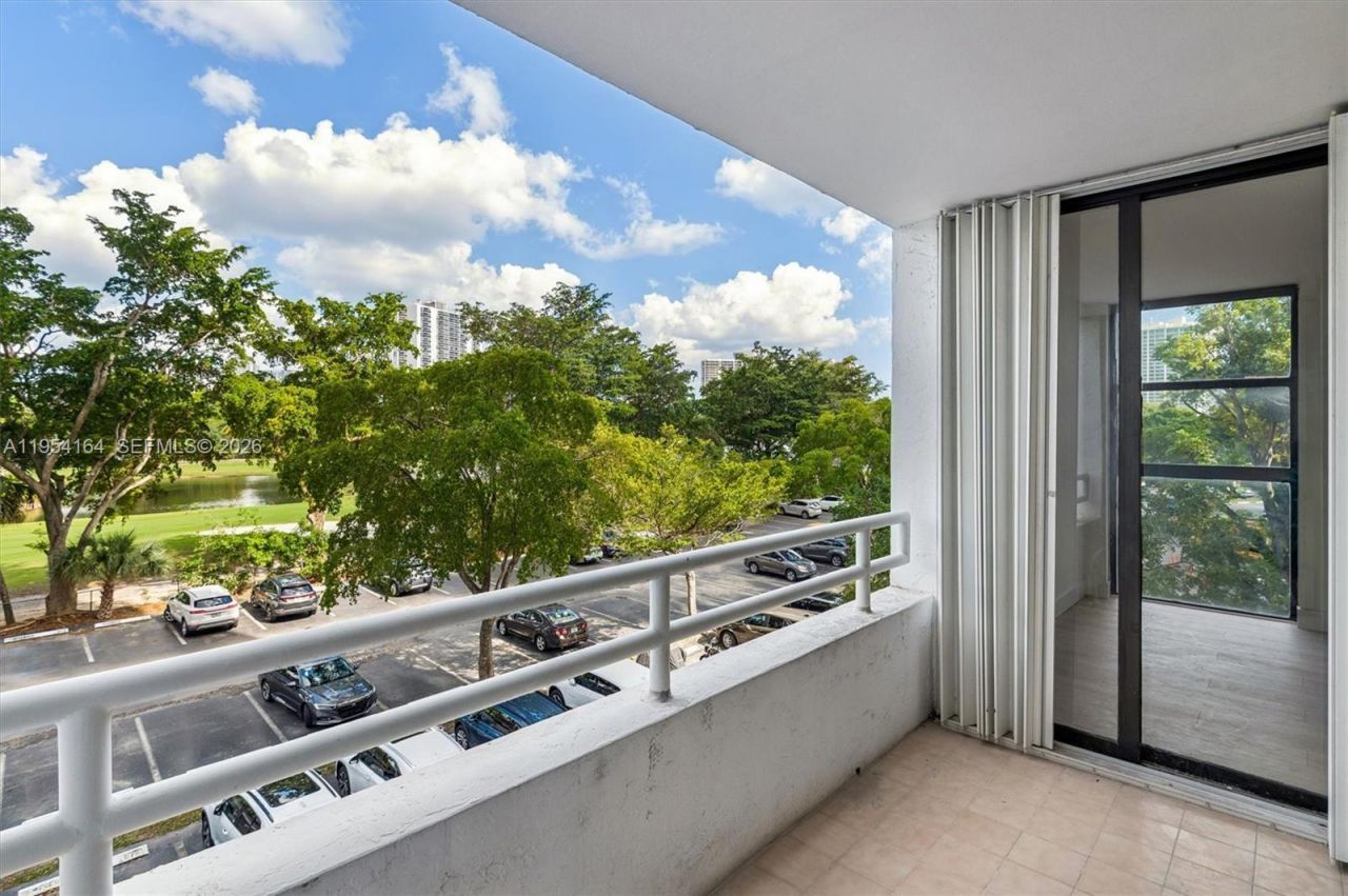 20225 NE 34th Ct, Unit 312, Aventura, FL 33180 Photo