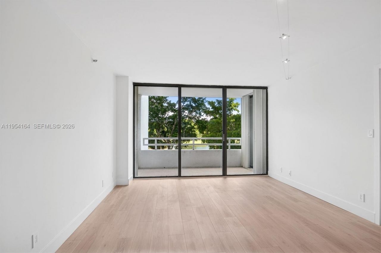20225 NE 34th Ct, Unit 312, Aventura, FL 33180 Photo