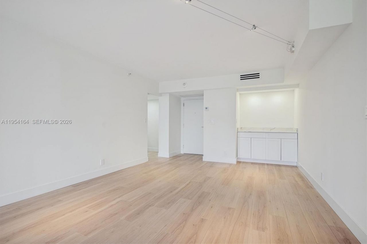 20225 NE 34th Ct, Unit 312, Aventura, FL 33180 Photo