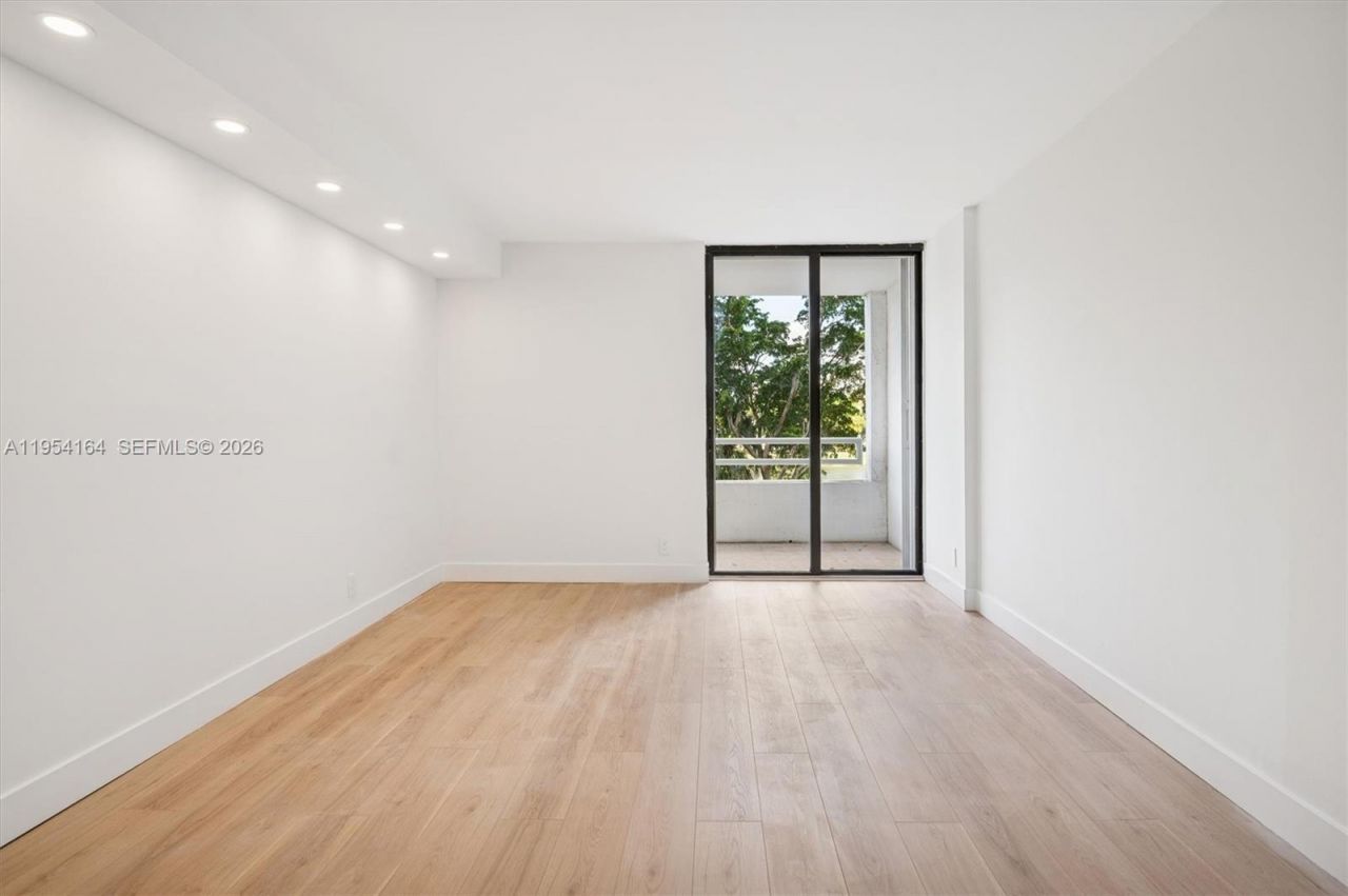 20225 NE 34th Ct, Unit 312, Aventura, FL 33180 Photo