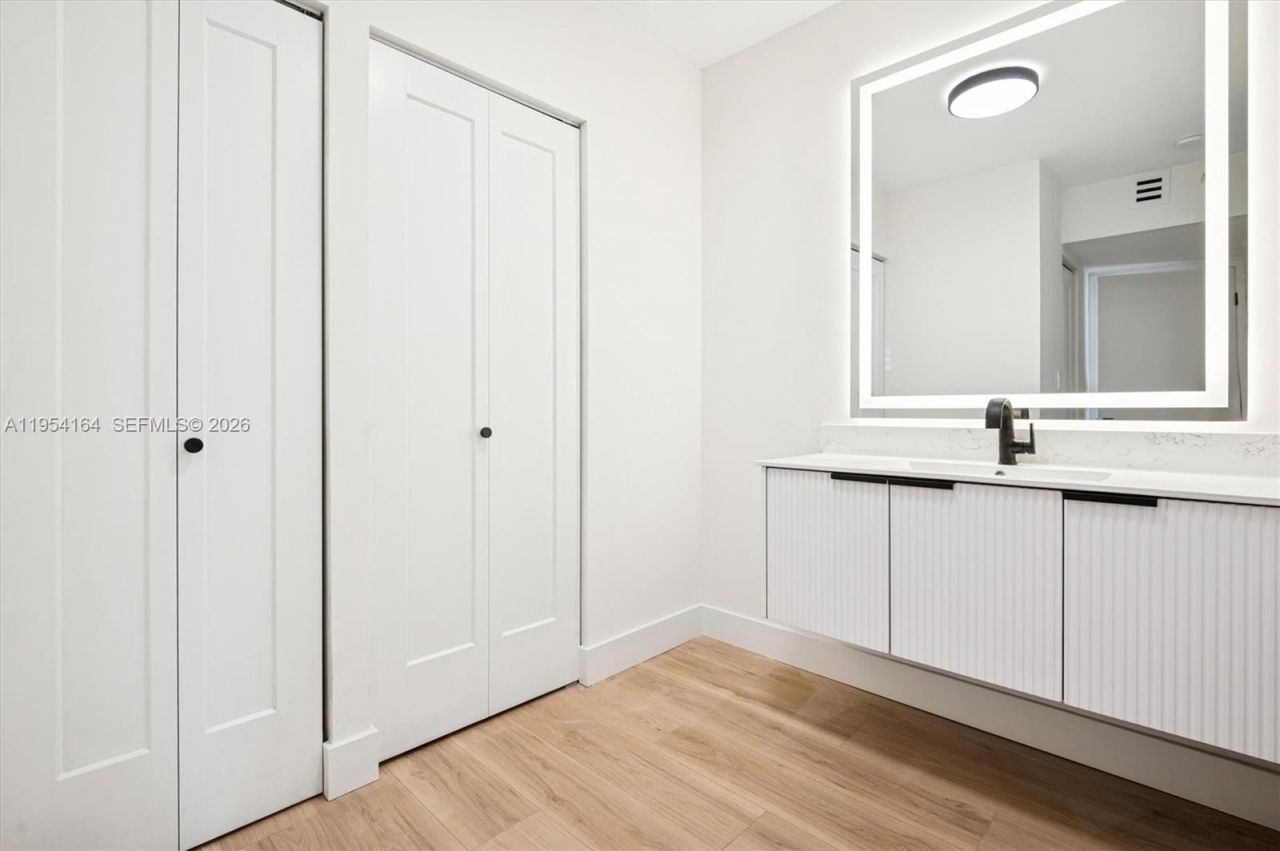 20225 NE 34th Ct, Unit 312, Aventura, FL 33180 Photo