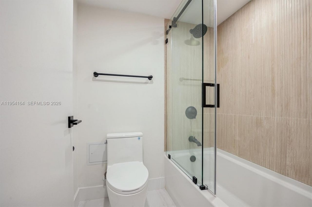 20225 NE 34th Ct, Unit 312, Aventura, FL 33180 Photo