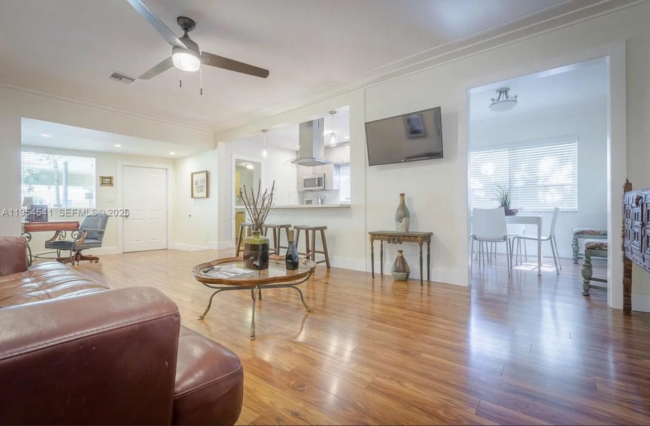 555 NE 71st St, Unit 1, Miami, FL 33138 Photo