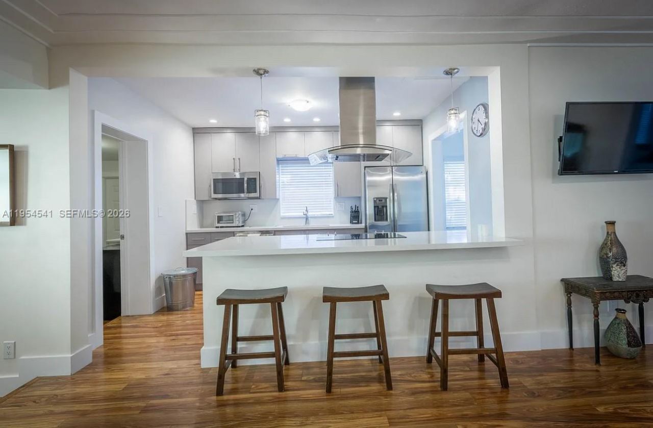 555 NE 71st St, Unit 1, Miami, FL 33138 Photo