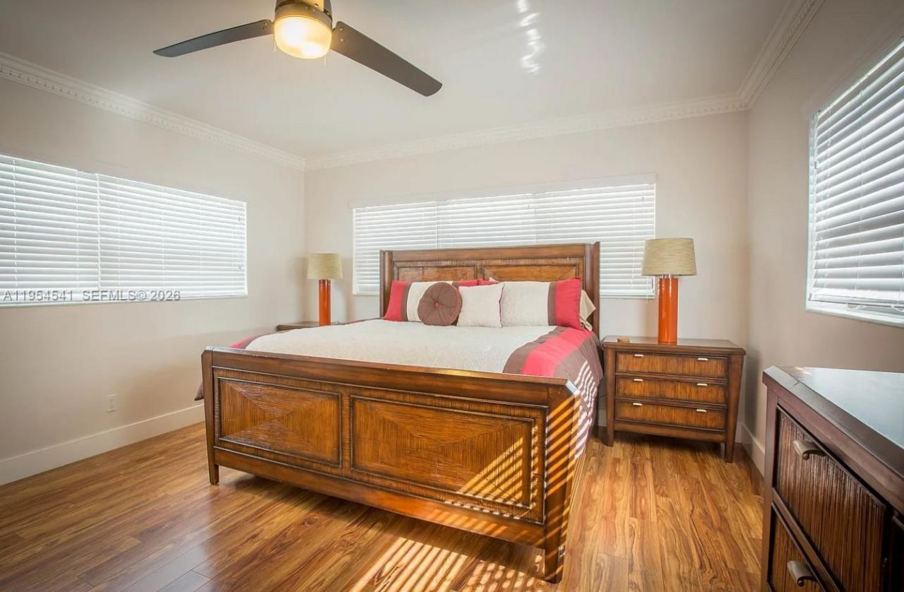 555 NE 71st St, Unit 1, Miami, FL 33138 Photo