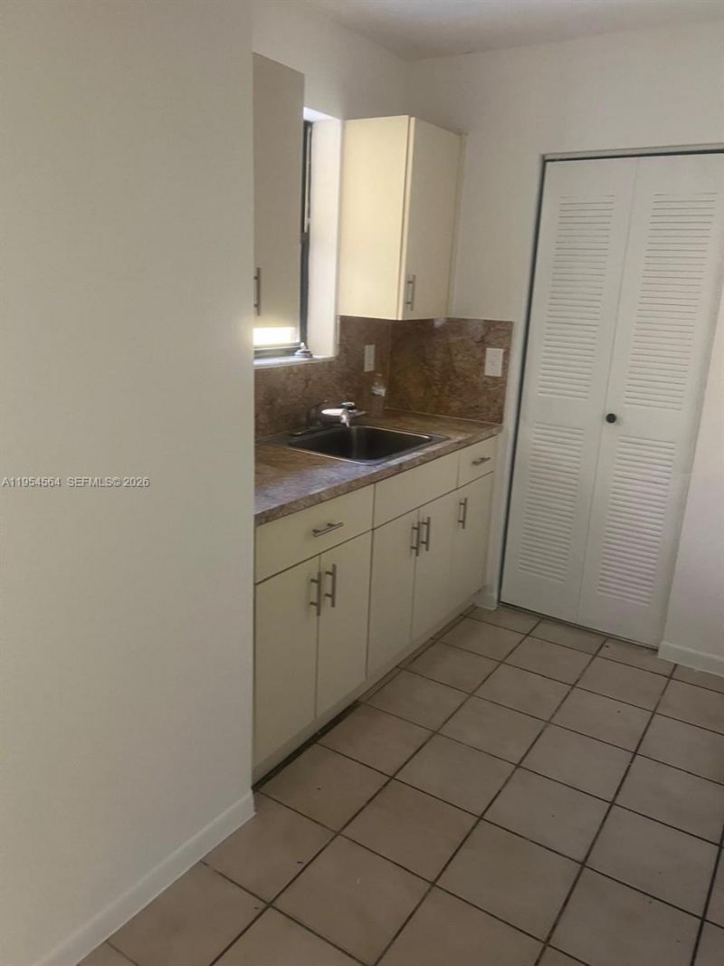 526 NW 114th Ave, Unit 103, Sweetwater, FL 33172 Photo