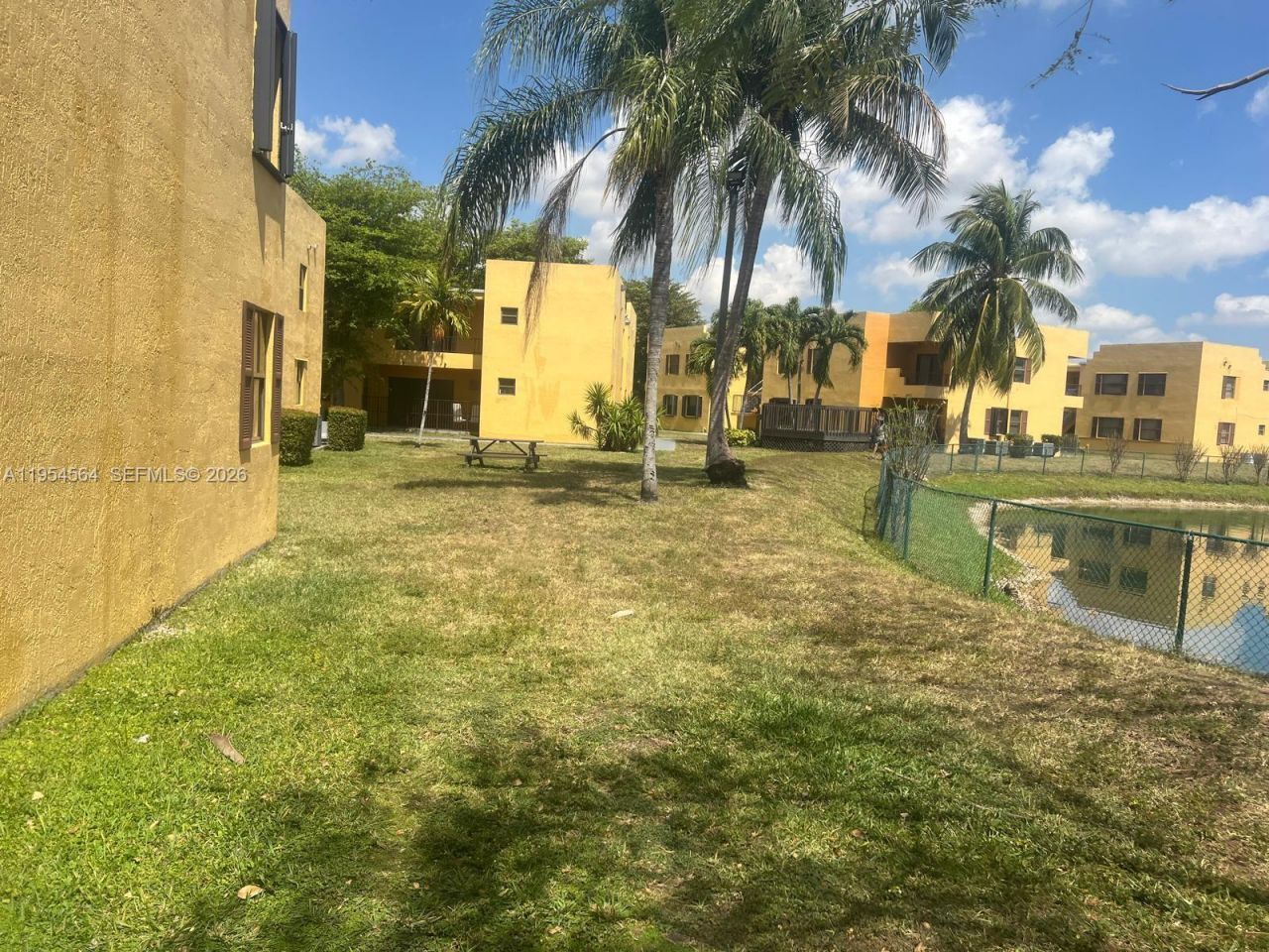 526 NW 114th Ave, Unit 103, Sweetwater, FL 33172 Photo